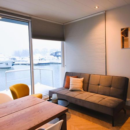 Houseboat Trinidad Otel Maastricht Dış mekan fotoğraf